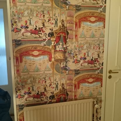 Mönsteranpassad tapet